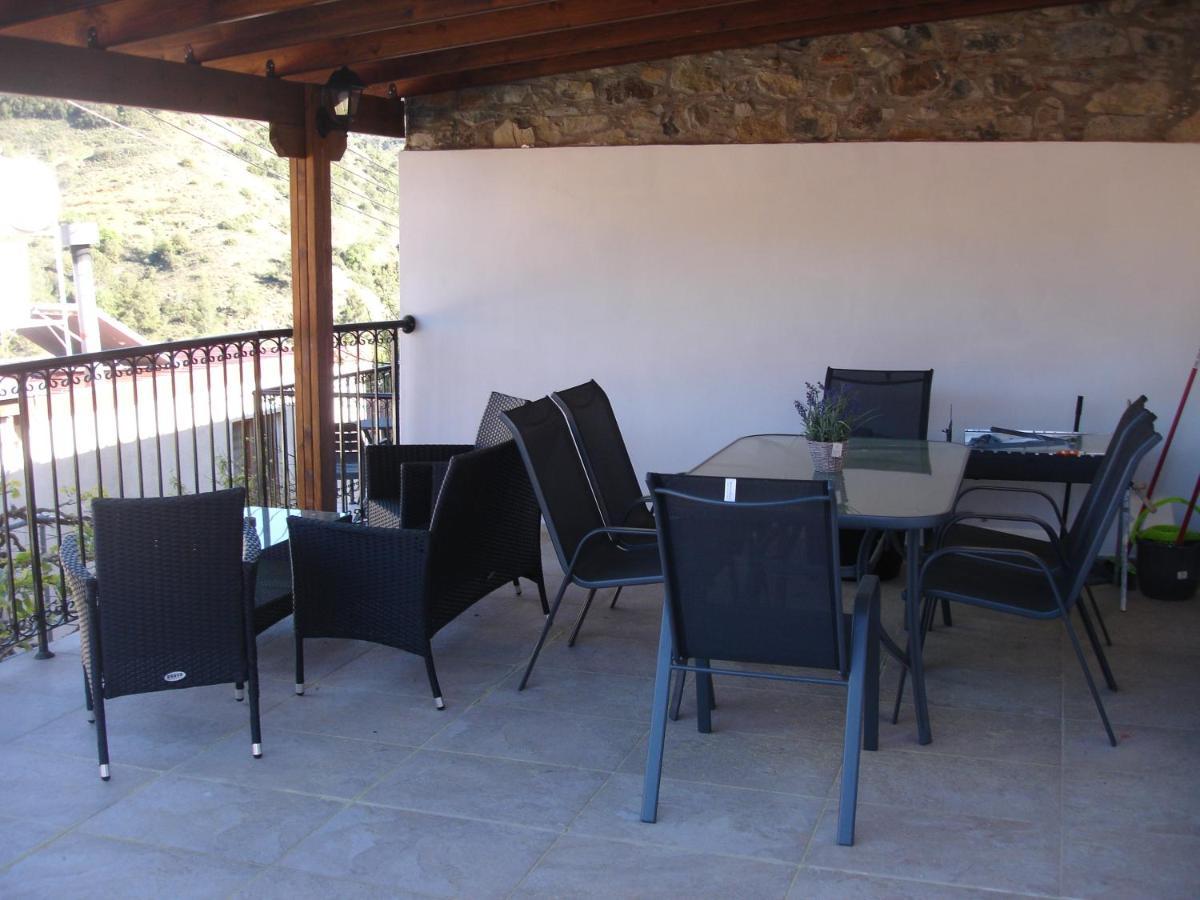 Love Holiday Suite 1 Tris Elies Exteriör bild