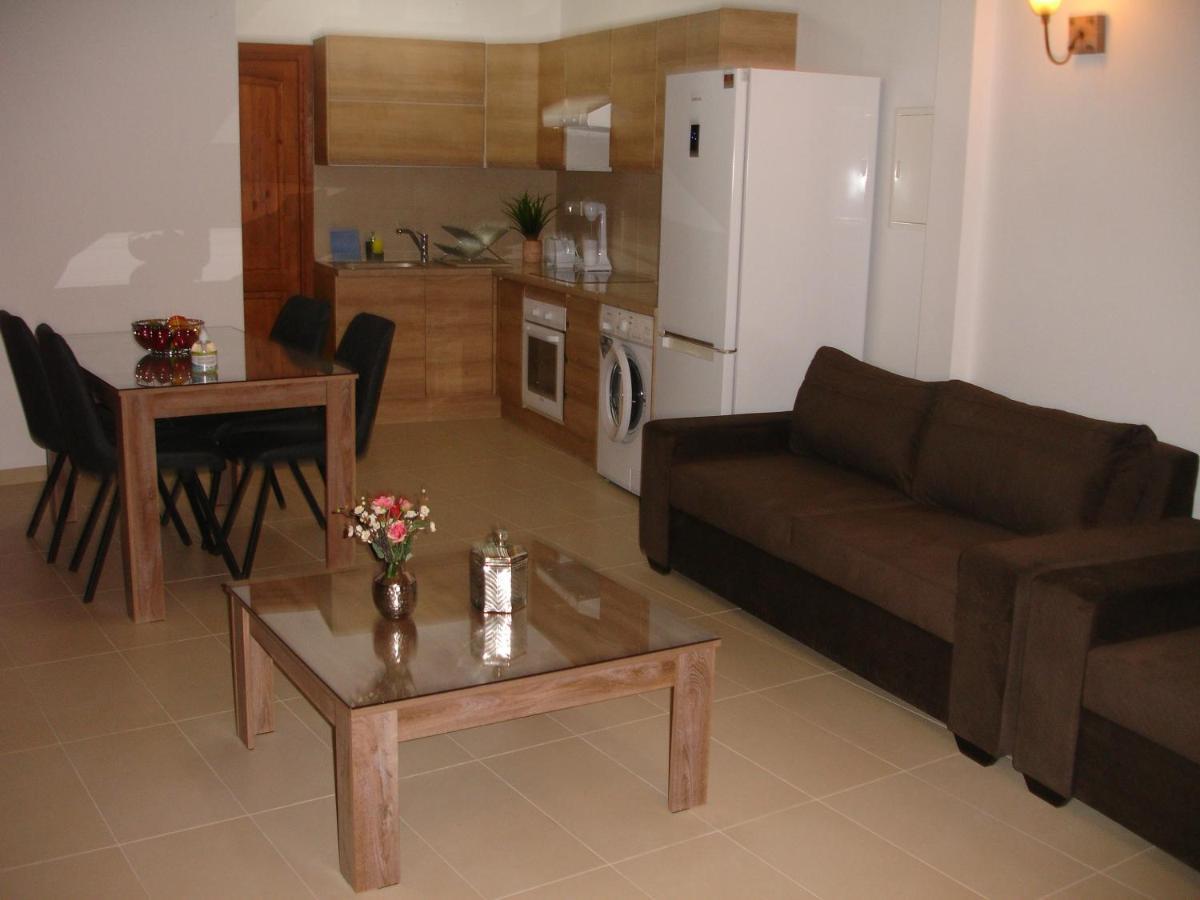 Love Holiday Suite 1 Tris Elies Exteriör bild