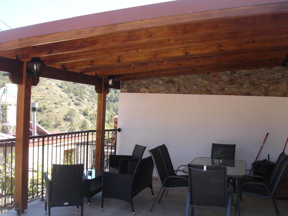 Love Holiday Suite 1 Tris Elies Exteriör bild