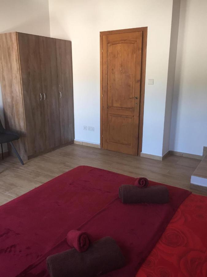Love Holiday Suite 1 Tris Elies Exteriör bild