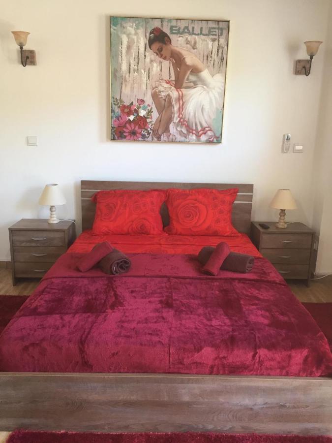 Love Holiday Suite 1 Tris Elies Exteriör bild