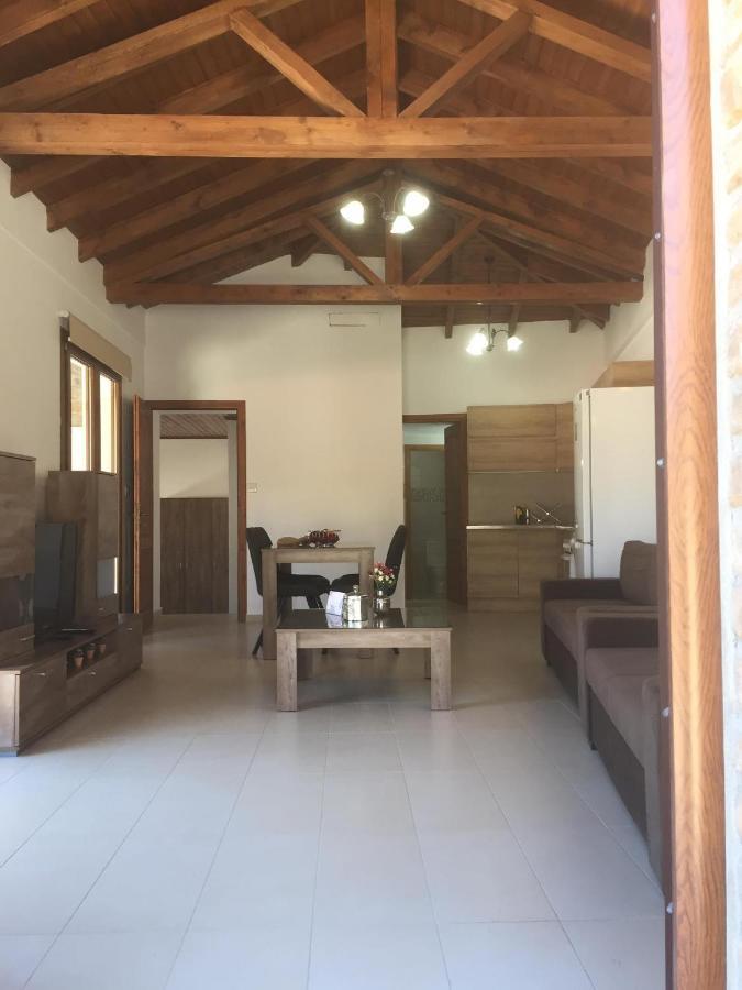 Love Holiday Suite 1 Tris Elies Exteriör bild