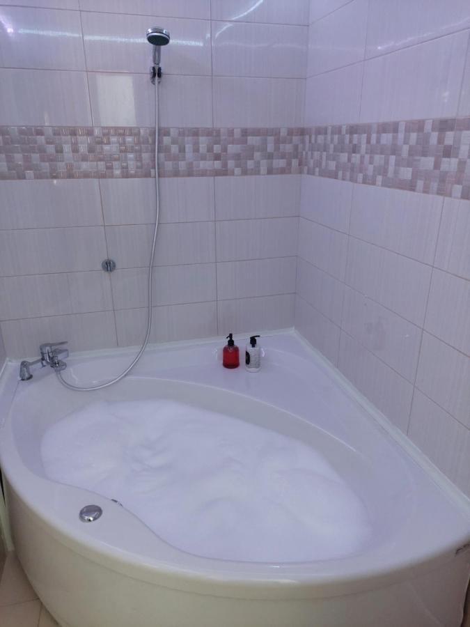 Love Holiday Suite 1 Tris Elies Exteriör bild