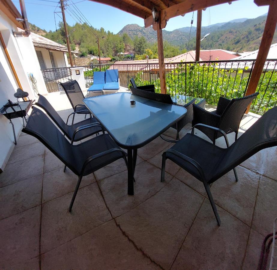 Love Holiday Suite 1 Tris Elies Exteriör bild